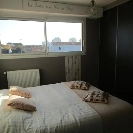 Maison Les Sables-d'olonne, 5 Pieces, 8 Personnes - Fr-1-197-403 펜션